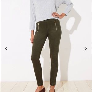 LOFT ZIP TRIM FAUX SUEDE LEGGINGS size M